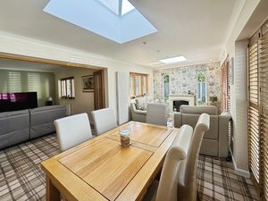 Lounge/Dining- click for photo gallery